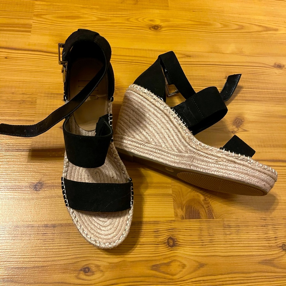 INC WEDGE